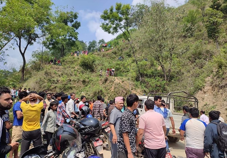 स्याङ्जामा मतदाता बोकेको जिप दुर्घटना हुँदा १३ जनाको मृत्य, १० जना घाइते 